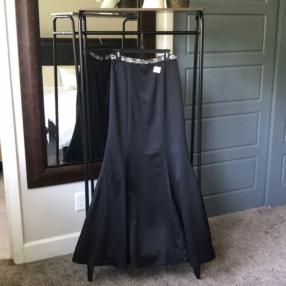 Rhinestone waistband black fit & flare skirt sz 9